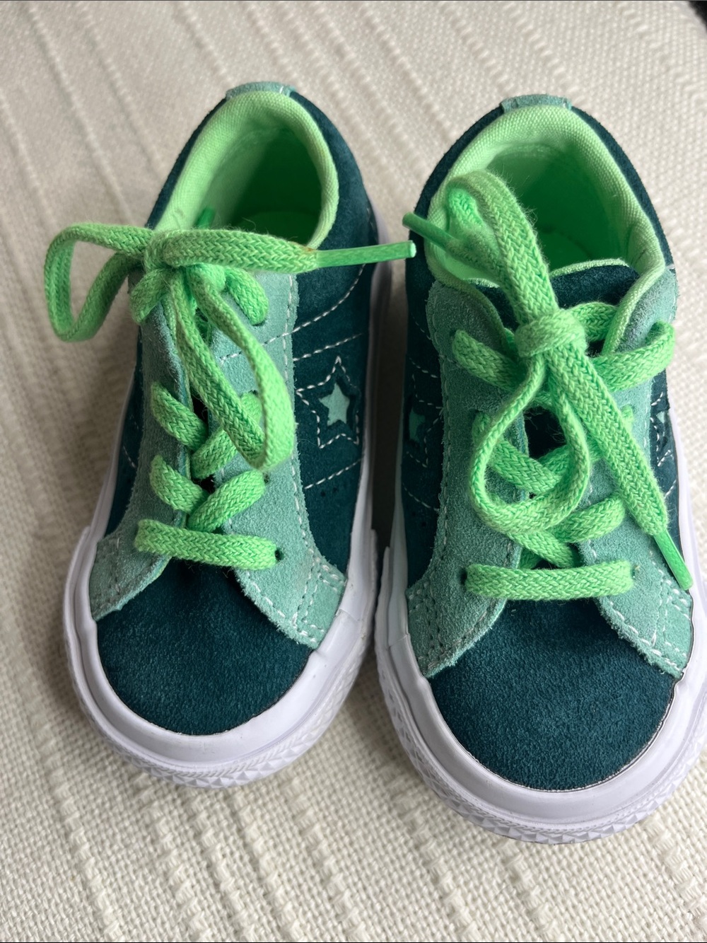 Converse All Stars US 5 baby, Mint Green suede Sneakers w cut-out star detail